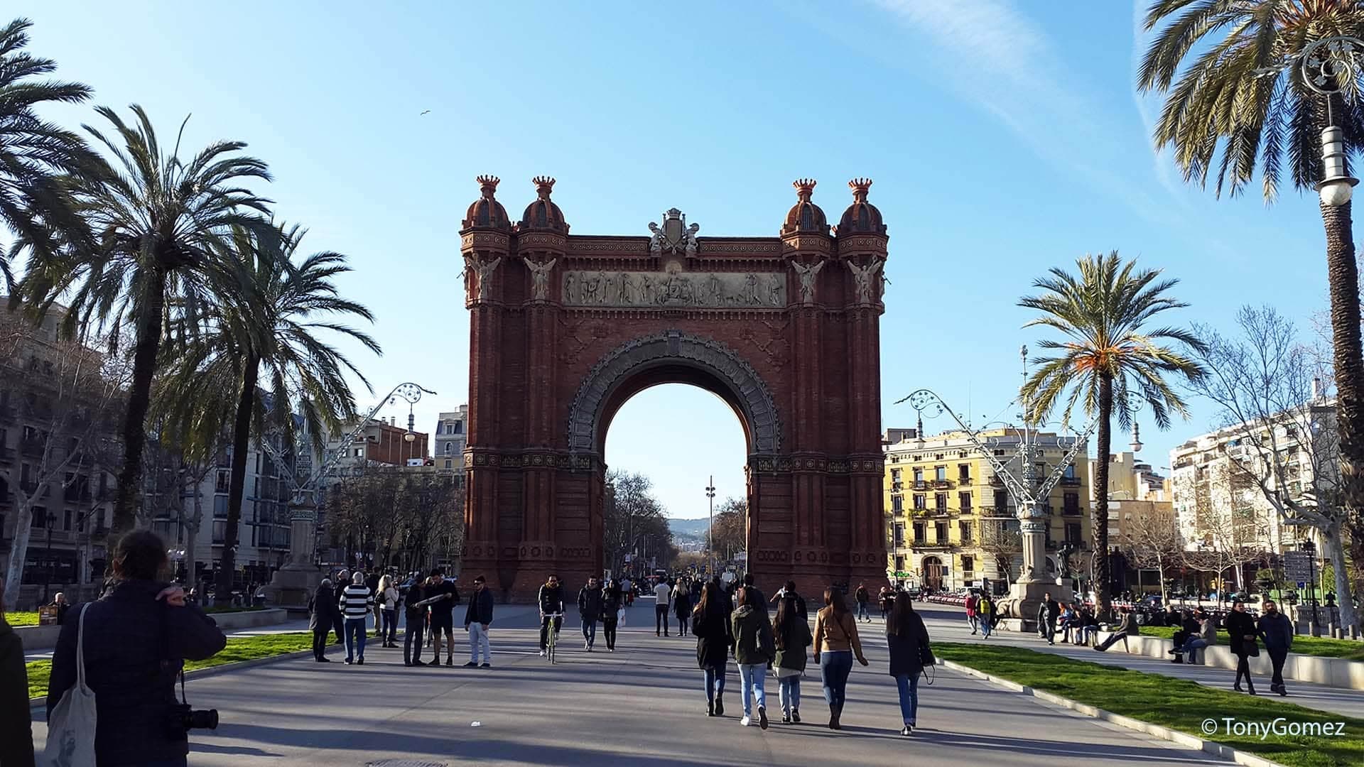 Vue panoramique de Barcelone depuis le Parc Güell - littletiti11